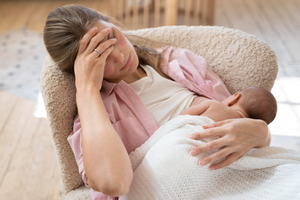 Häufiges Stillen: Die Bedürfnisse deines Babys verstehen und Brustwarzenpflege bei intensivem Anlegen